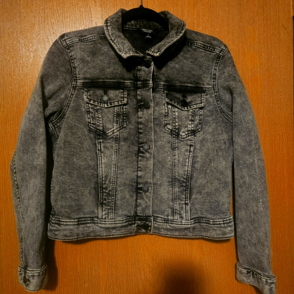 Simply Vera Wang gray and black stretchy denim button up jacket with pockets